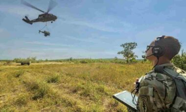 Exercício militar dos EUA coloca à prova o helicóptero UH-60 Black Hawk