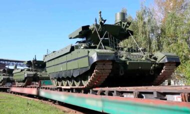 Novo lote de BMPT "Terminator" chega com proteção anti-drone. Telegram @uvznews