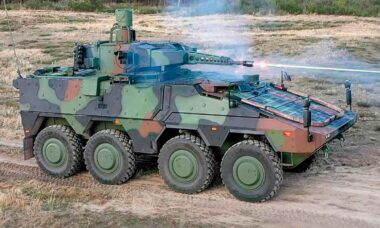 Boxer Schakal durante testes em campo. Foto: KNDS