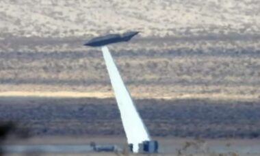 Vídeo: Objeto misterioso é avistado em campo de testes da Lockheed Martin nos EUA