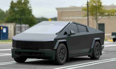 Elon Musk teria mentido sobre vitória de Tesla Cybertruck contra Porsche 911 em corrida
