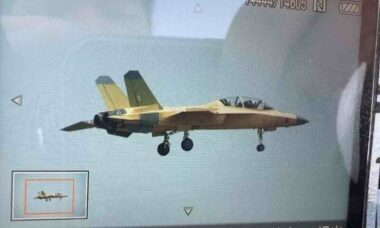 China conduz primeiro voo de teste de novo jato de combate