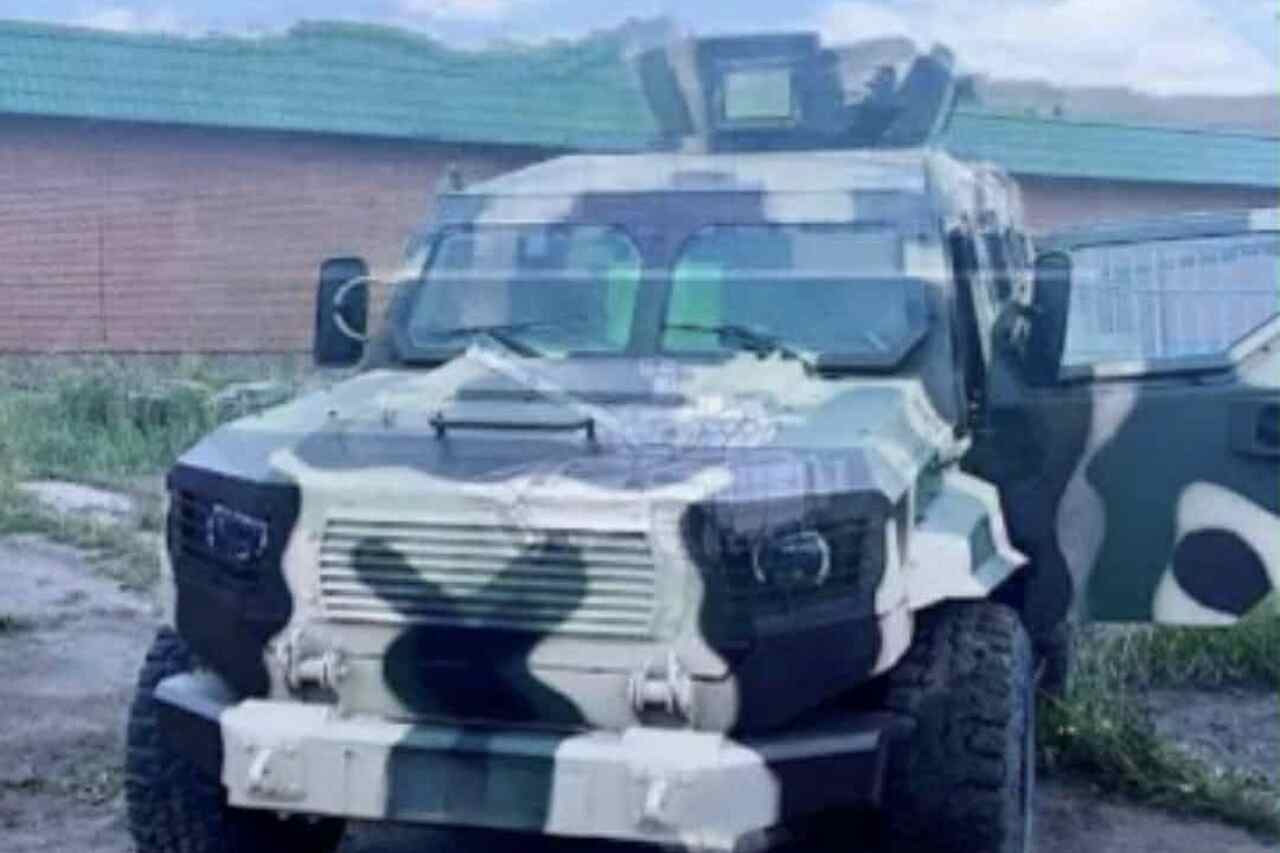 Forces spéciales russes vues avec le véhicule blindé Cobra-LAMV