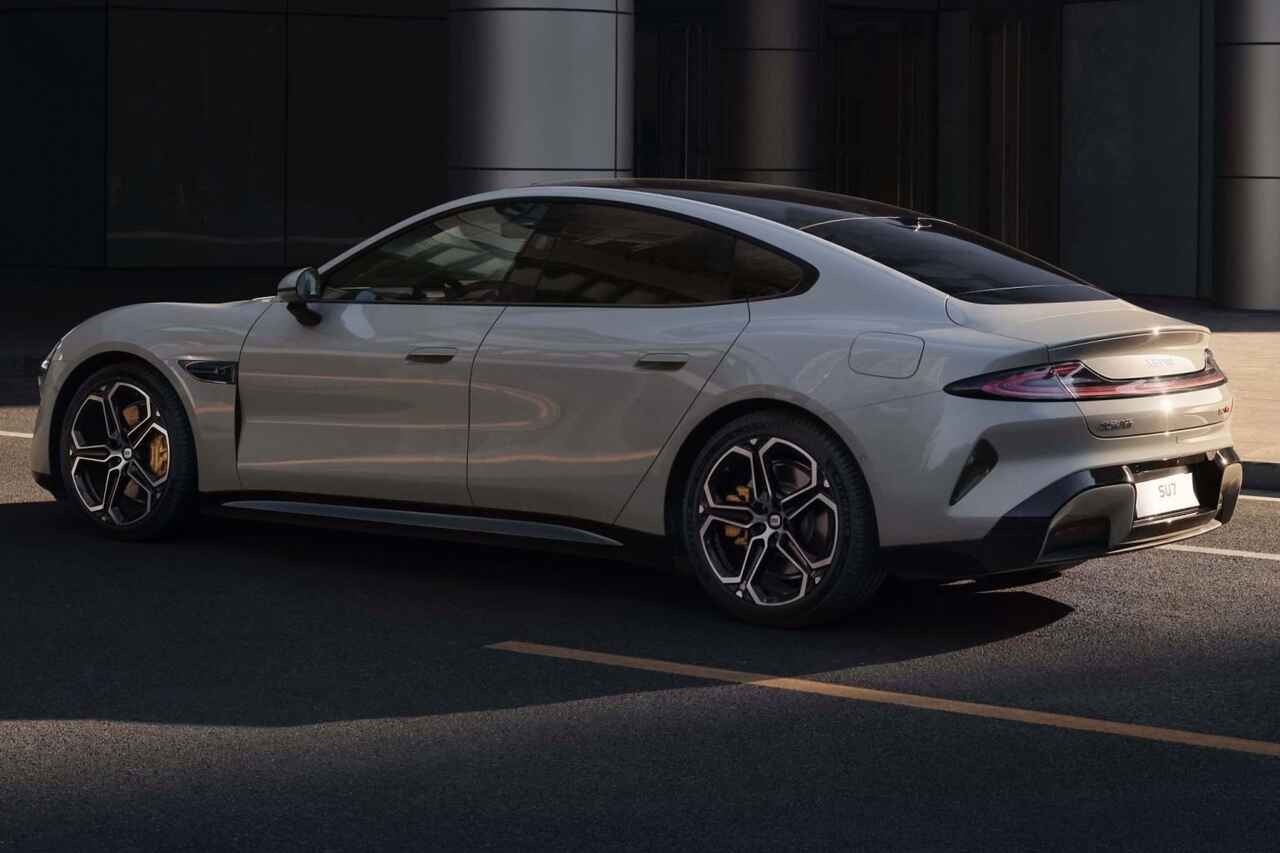 Xiaomi-Fahrer stirbt nach Fahrzeugbrand; Unfall löst Debatte über elektronische Türgriffe aus
