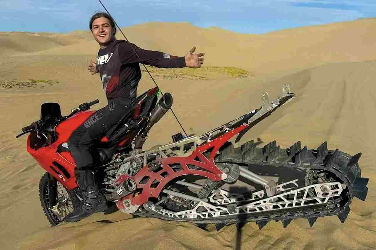 動画:ユーチューバーが砂丘でカスタムされたドゥカティ・パニガーレの走行を披露