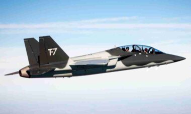 Reino Unido avalia T-7 para substituir Hawk em novo sistema de treinamento avançado