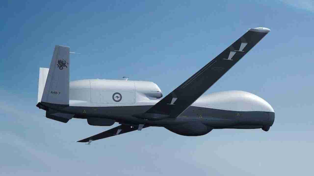 Global Hawk faz voo de 30 horas e monitora área sensível entre Polônia e Rússia