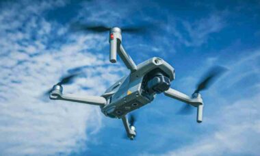 Reino Unido registra quase 200 avistamentos de drones próximos a bases militares em 2025