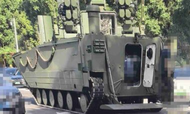 China desenvolve versão anfíbia do HQ-13 para apoiar operações navais e defesa costeira