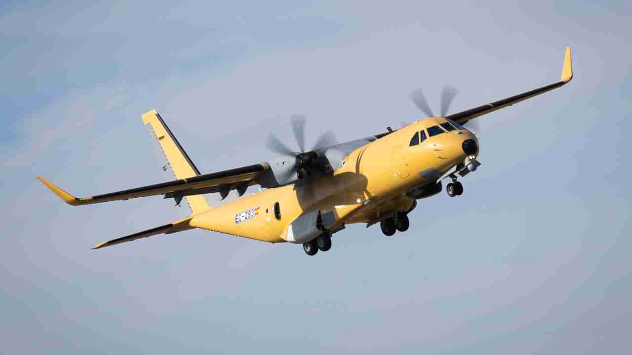 スペインが新しいC295 SAR機のテストを開始し、救助ミッションを強化
