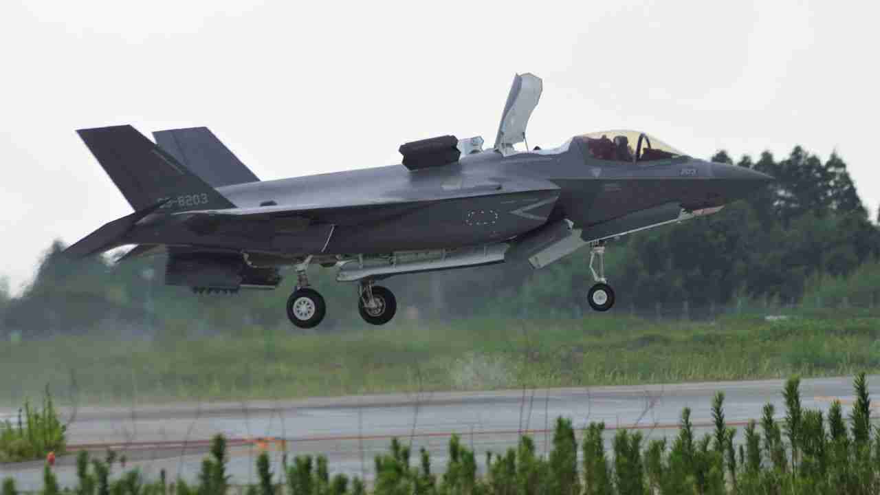 Japão inicia treinamentos com caças F-35B e avança na modernização de sua defesa aérea