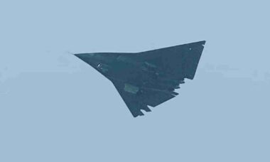 Segundo protótipo do caça chinês J-36 exibe avanços em design e manobrabilidade