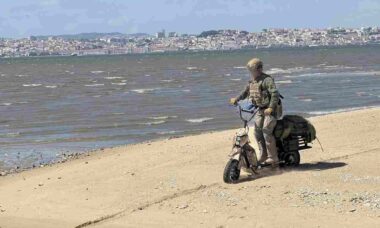 Marinha portuguesa testa scooter elétrica para missões de reconhecimento
