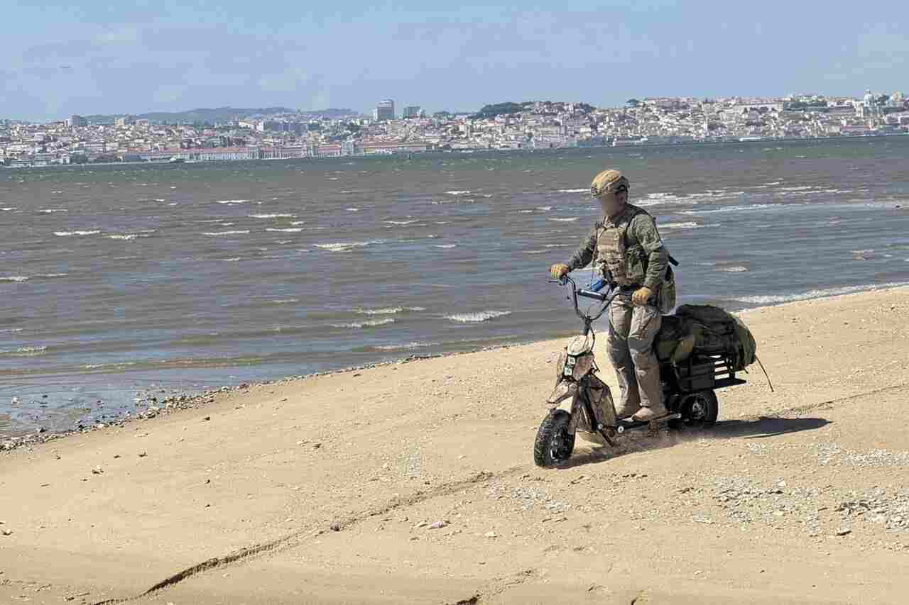 Portuguese Navy tests electric scooter for reconnaissance missions