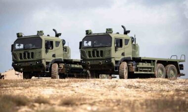 Espanha apresenta o primeiro comboio militar autônomo da Europa