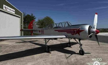Voluntários holandeses entregam avião Yak-52 à Ucrânia para combater drones