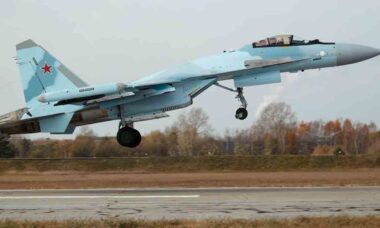 Transferência de novos Su-35S para as Forças Aeroespaciais Russas. Outubro de 2025. Foto: UAC