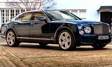 Bentley Mulsanne usado por Rei Charles III será leiloado. Foto: Divulgação