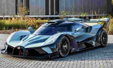 Bugatti apresenta último W-16 de pista após encerrar produção do Bolide