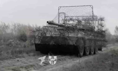 Centauro B1 modificado pelo 78º Regimento de Assalto Aéreo da Ucrânia. Foto: Telegram @dshp78