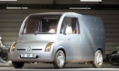 Conceitos estranhos e carros de corrida da Renault vão a leilão em breve