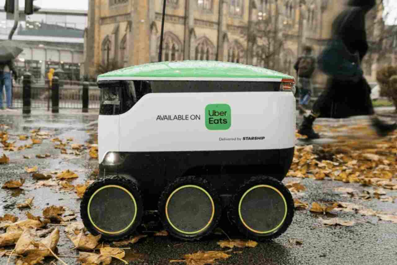 Uber Eats implanta sistema entregas por meio de robôs autônomos na Europa