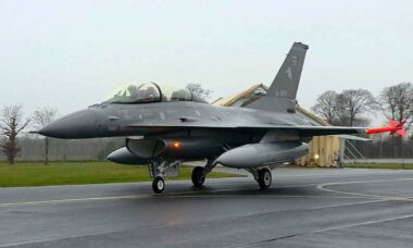 F-16. X @MinDefensa_Ar