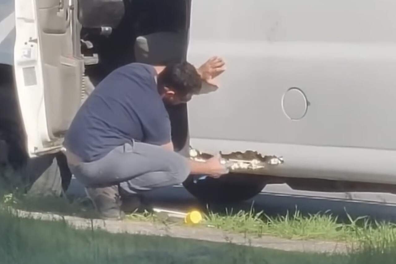 Video: Man Caught Using Unusual Solution to Fix Rust Problem on White Van