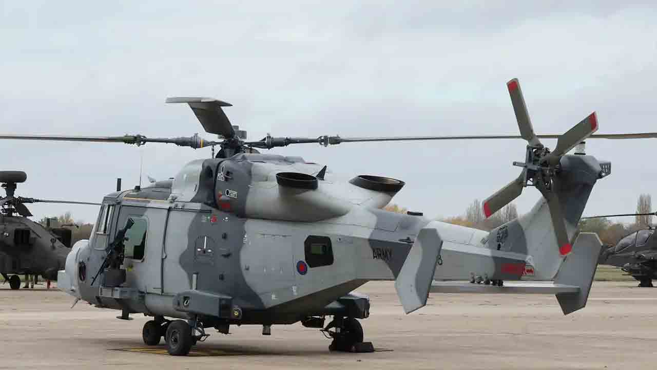 演習「ピニオン・タイタン」、英国で2,000人の兵士と50機のヘリコプターを動員。写真: X @RoyalAirForce