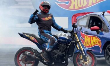 Instagram @lurrique_stuntrider