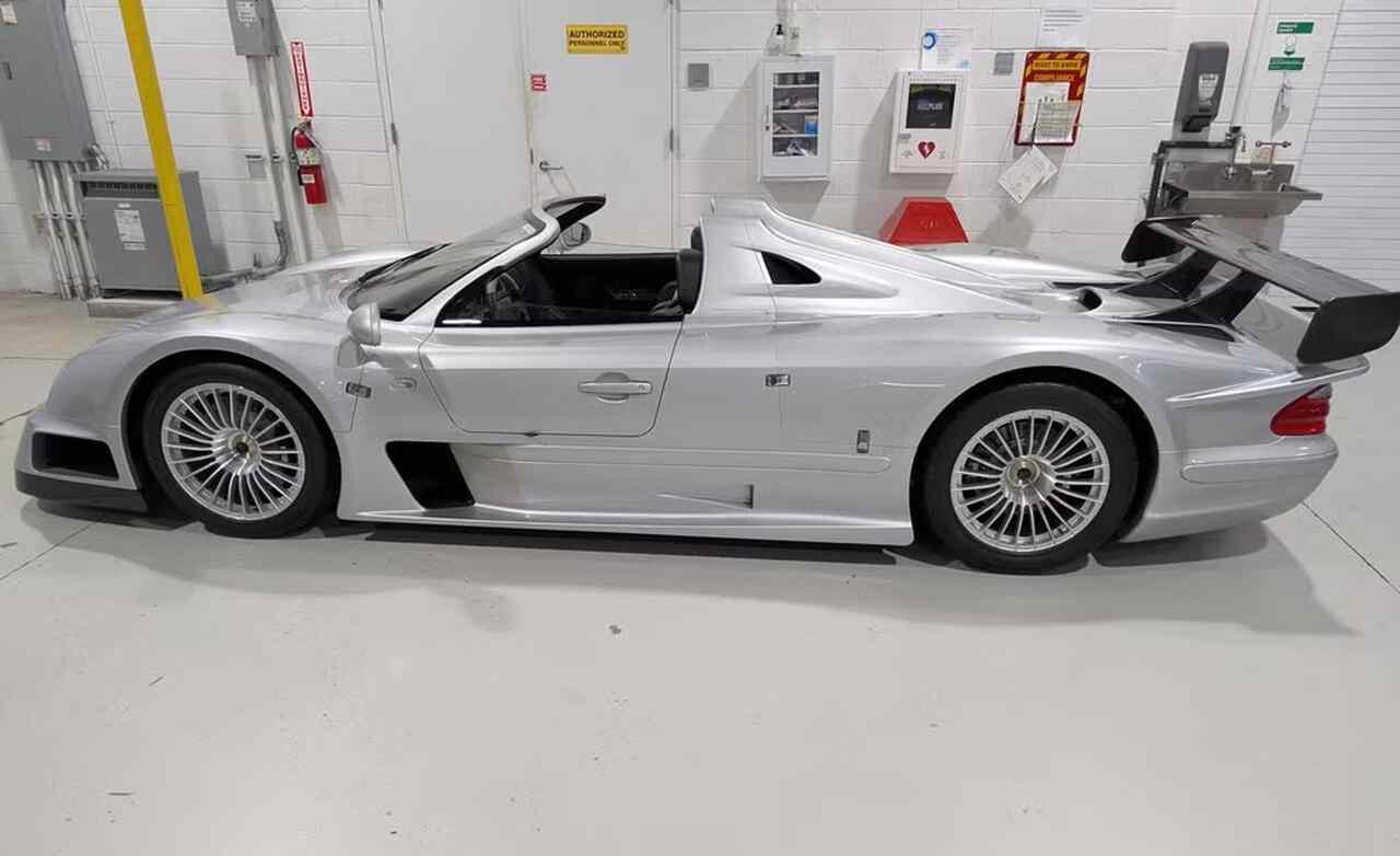 FBI apreende Mercedes-Benz CLK GTR Roadster em busca de ex-atleta olímpico foragido