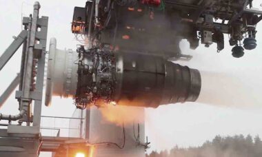 Rússia cria tempestade artificial para testar motor do Superjet. Telegram @uecrus_official