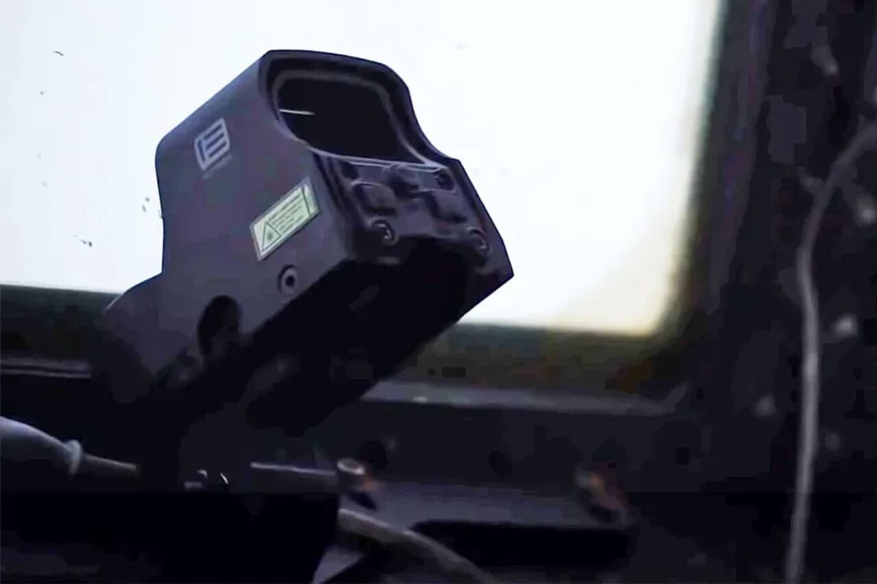 Novo avião da Força Aérea dos EUA possui uma mira de fuzil padrão instalada em seu cockpit