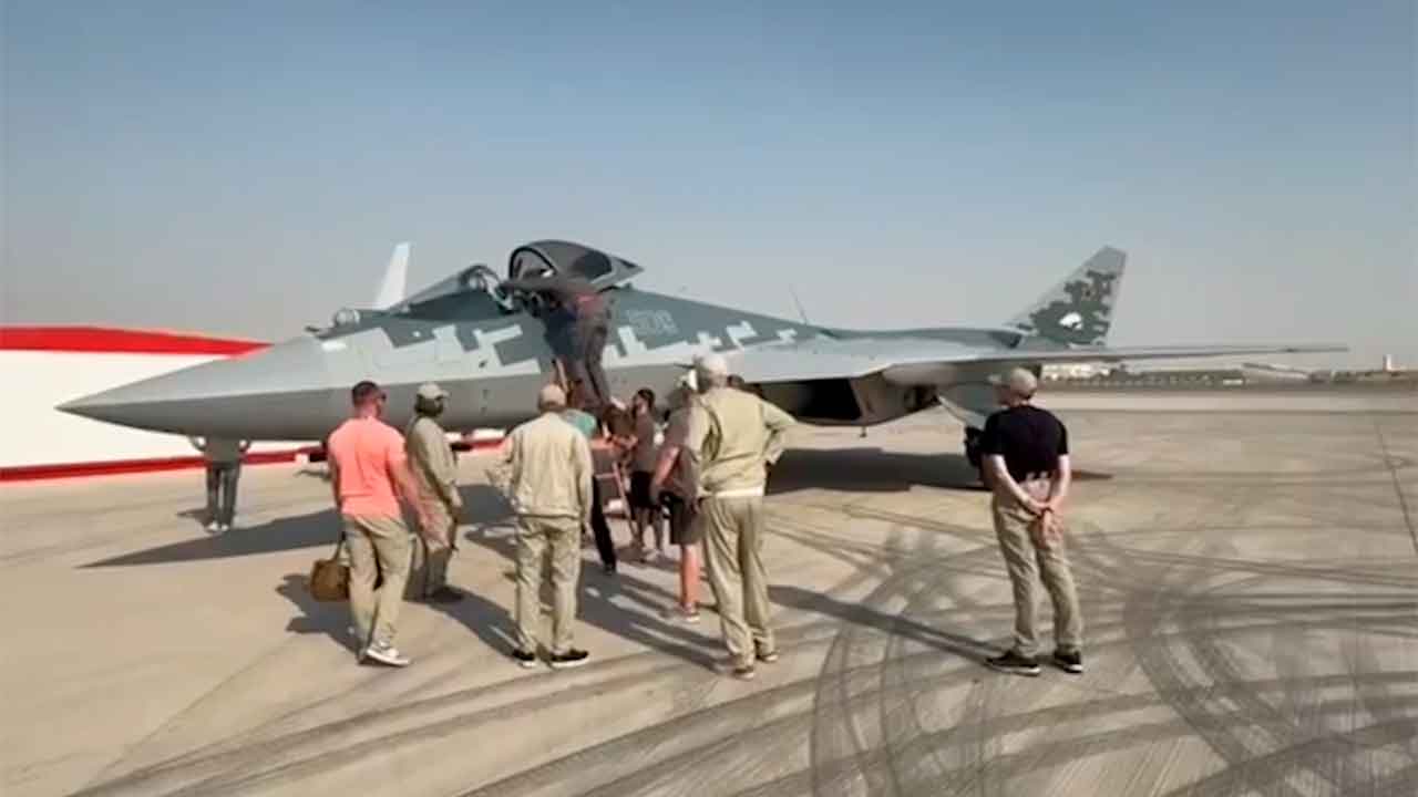 Export Su-57E arrives in the United Arab Emirates to participate in the 2025 Dubai Air Show. Photo: UAC