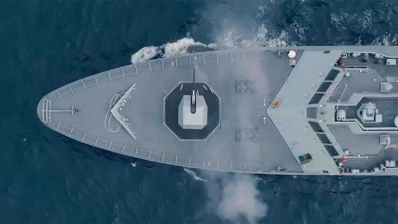 PNS Khaibar realiza disparos precisos com sistema ADVENT. Foto: X @HAVELSANResmi