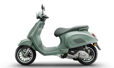 Vespa celebra 80 anos com edições especiais das scooters Primavera e GTS