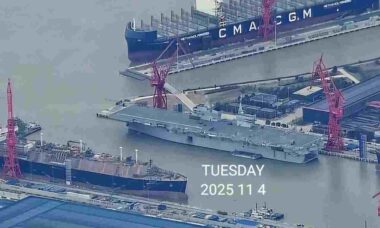 Novo navio de assalto da China se prepara para os primeiros testes no mar
