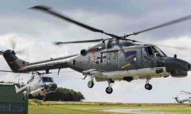 Alemanha avalia transferir 21 helicópteros Sea Lynx à Ucrânia com retirada gradual da frota