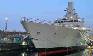 HMS Glasgow é energizado pela 1ª vez e marca avanço das fragatas Type 26 britânicas