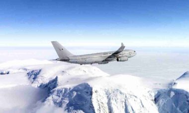 Reino Unido mobiliza Voyager e Typhoon em escolta especial de aeronave no Ártico