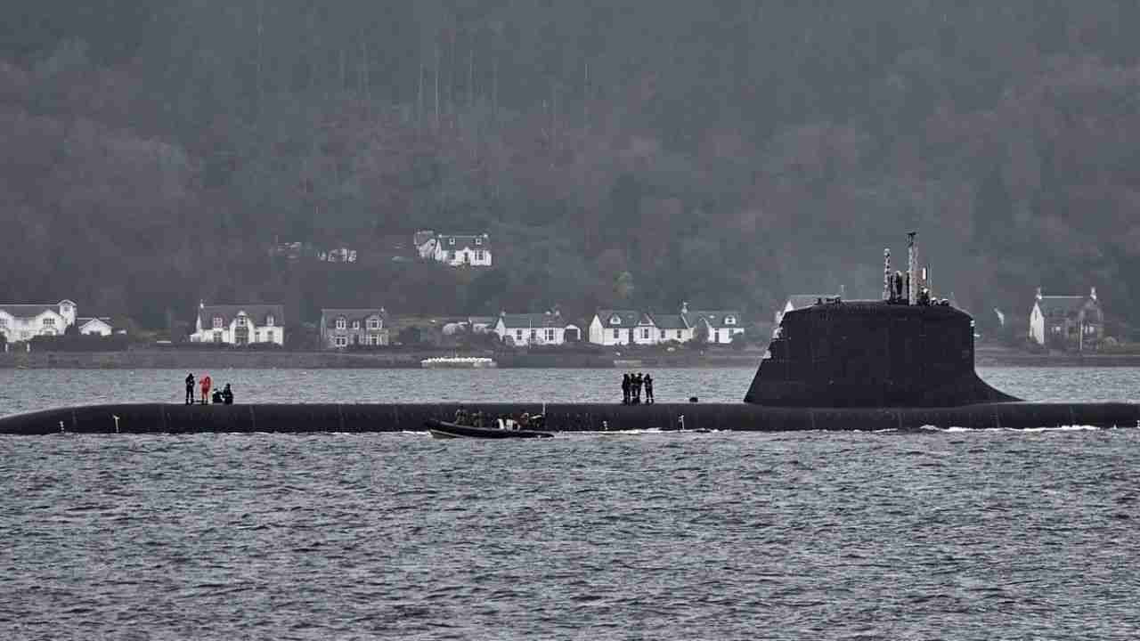 Submarino nuclear francês da classe Suffren chega à Escócia e reforça cooperação naval