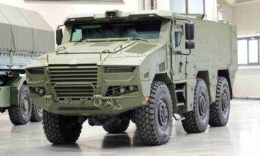 Polônia inicia produção do Heron 6×6, novo veículo blindado multifunção