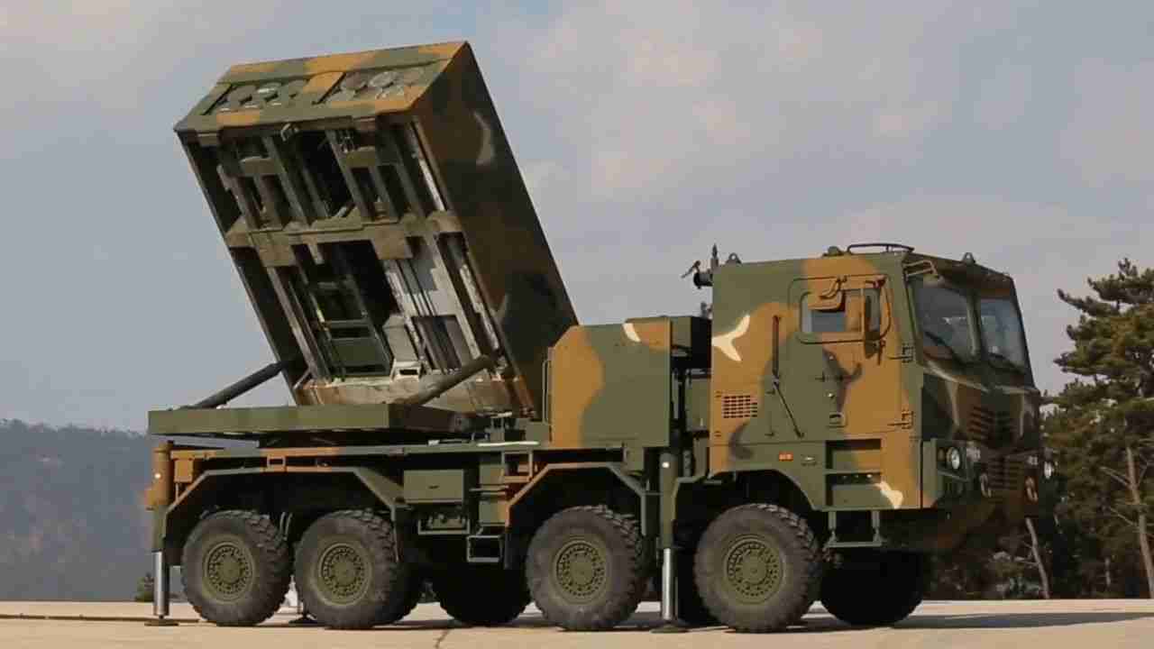Észtország akár 290 km hatótávolságú rakétákat kap és bővíti a HIMARS flottát