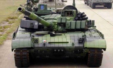 Tchéquia cancela modernização de 30 tanques T-72M4CZ após falhas críticas em testes