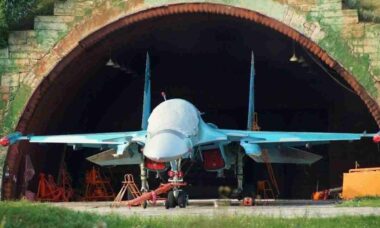 Ejeção acidental mata 2 militares russos em base aérea e reacende alerta de falhas