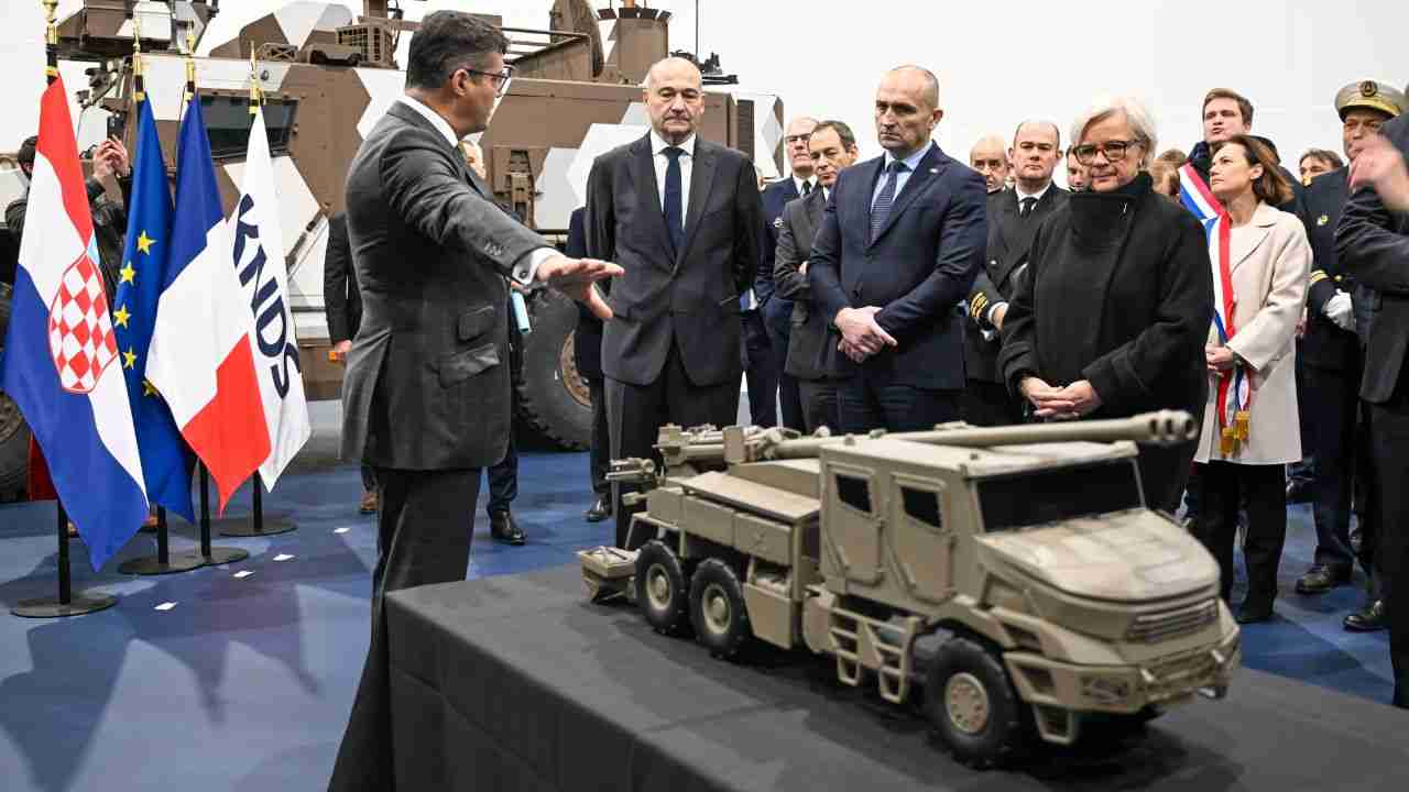 Horvátország 18 CAESAR MkII-t és Serval járműveket vásárol a katonai modernizáció erősítésére