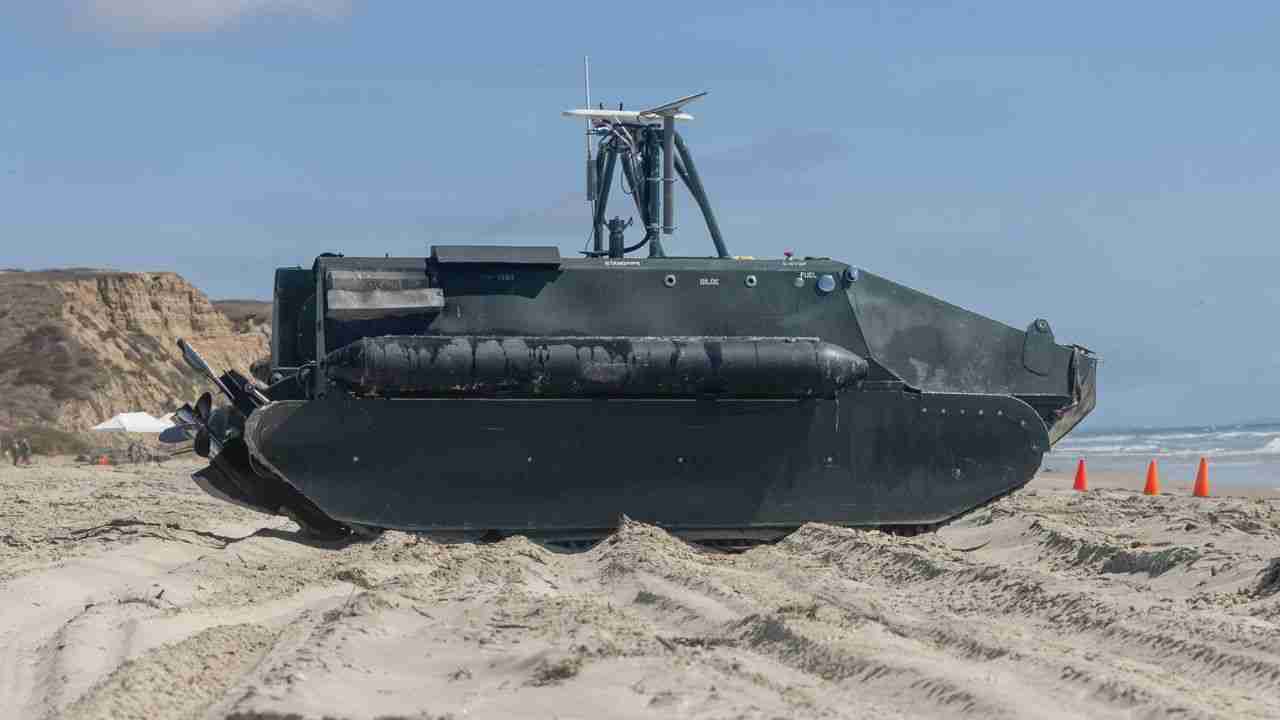 Gli Stati Uniti testano veicolo anfibio senza pilota nei test del Corpo dei Marines