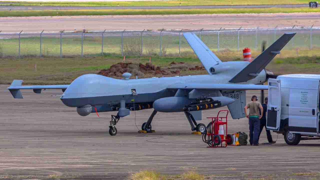 米国がプエルトリコから最大10発のヘルファイアミサイルを搭載したMQ-9リーパーをカリブ海で運用