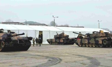 Austrália conclui envio de tanques M1A1 Abrams à Ucrânia em ajuda de US$ 245 milhões
