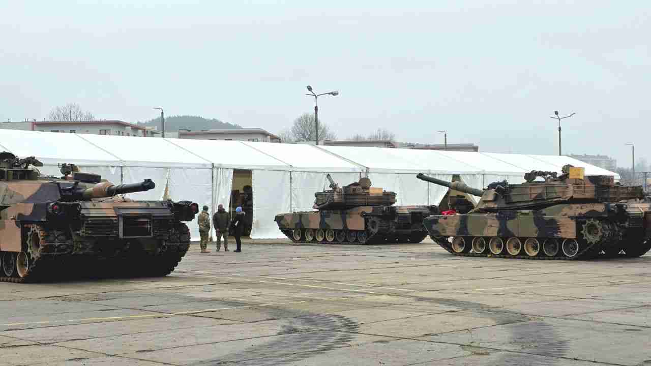 Austrália conclui envio de tanques M1A1 Abrams à Ucrânia em ajuda de US$ 245 milhões